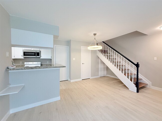 Building Photo - 2120 El Paseo St
