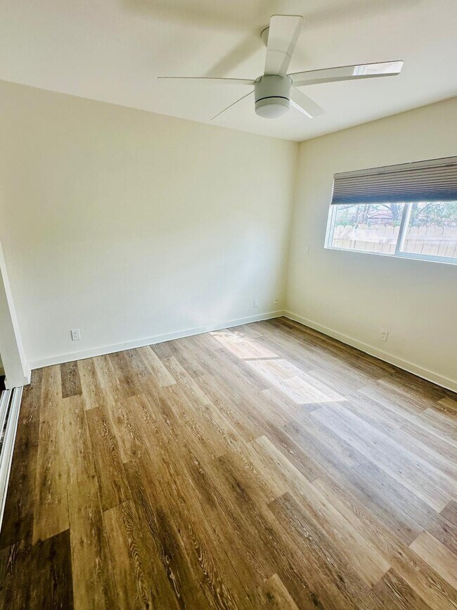 Building Photo - 73415 Shadow Mountain Dr