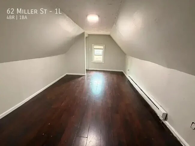 Building Photo - 62 Miller St