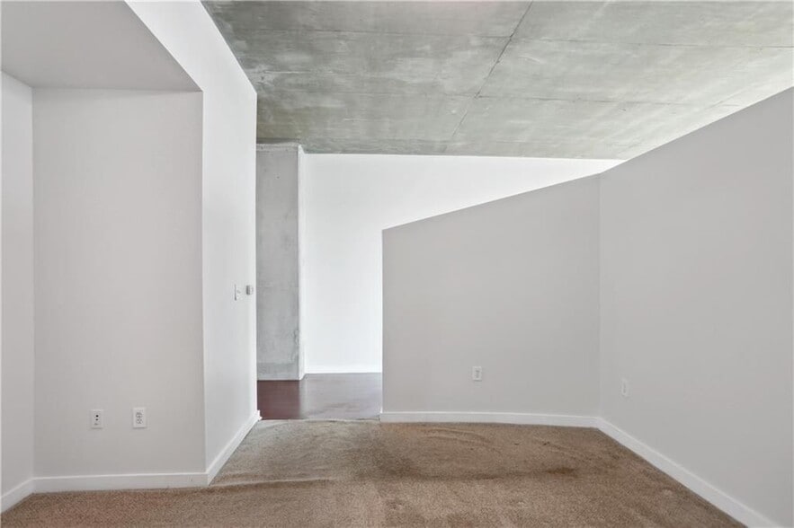 Building Photo - 3324 Peachtree Rd