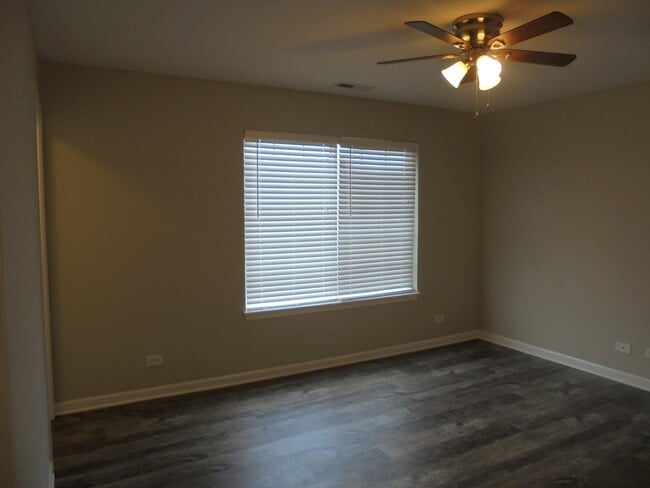 Building Photo - 674 Lincoln Station Dr