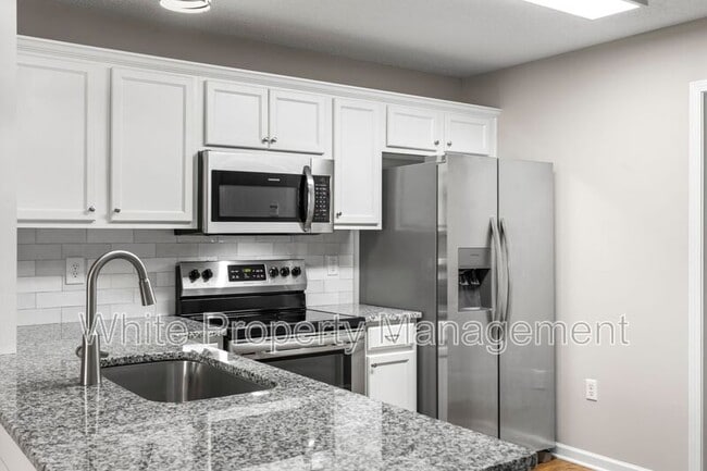 Building Photo - 106 Locomotive Ln