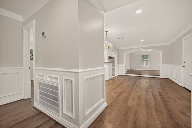Building Photo - 1215 Mosher Ln