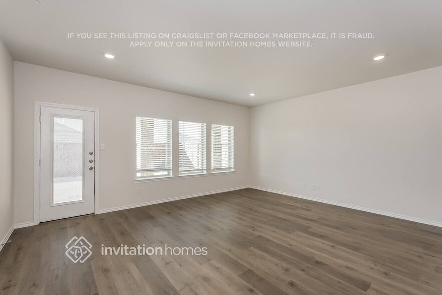 Building Photo - 4004 Amethyst Dr