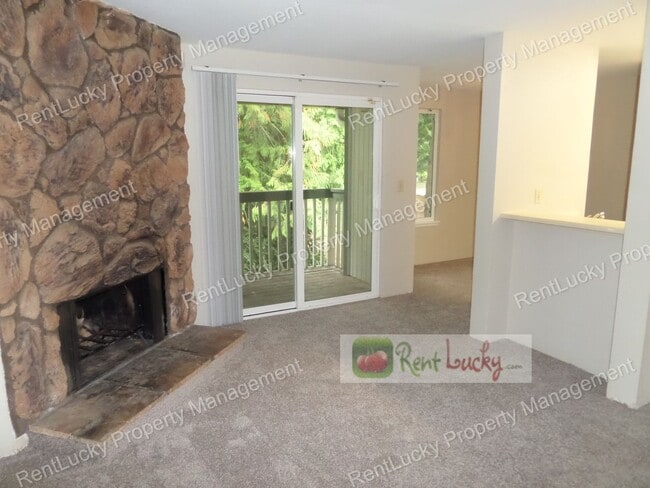 Building Photo - Cute & Updated 1-Bedroom Condo in Convenie...