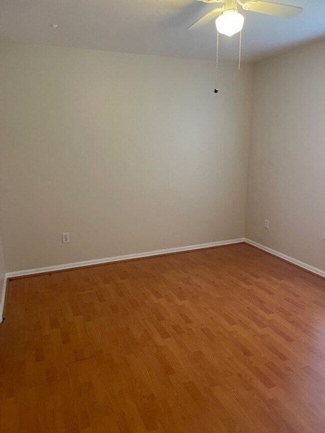 Building Photo - 910 SW 34th Terrace