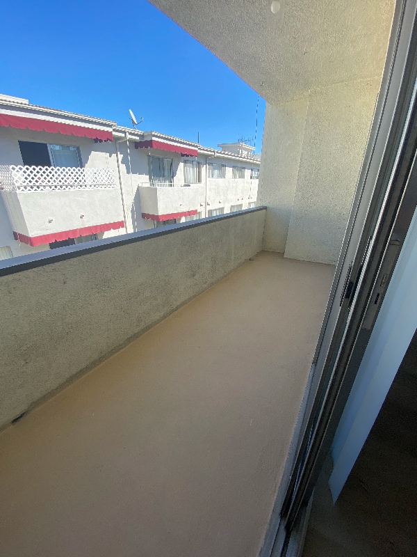 Building Photo - 5335 Yarmouth Ave