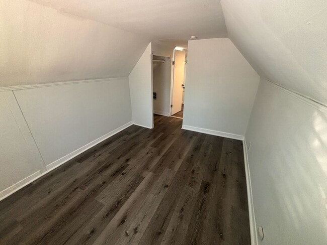 Building Photo - 1395 S 900 E