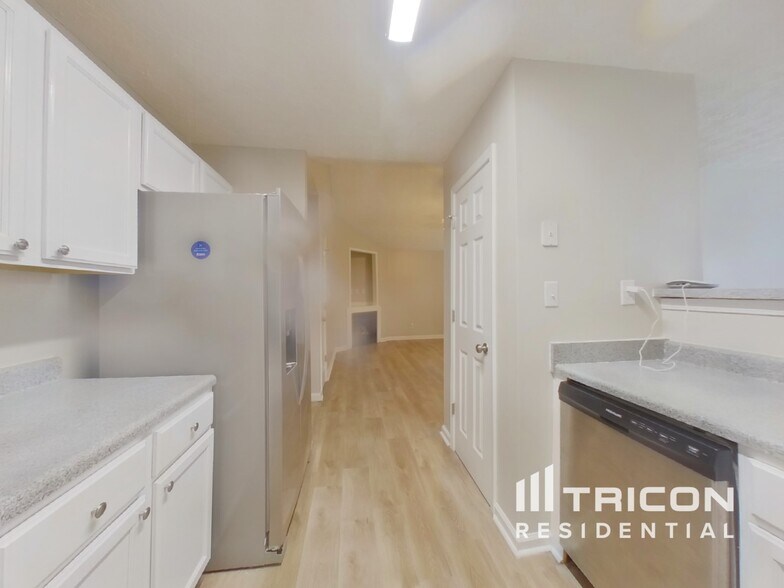 Building Photo - 40 Bramble Bush Trail