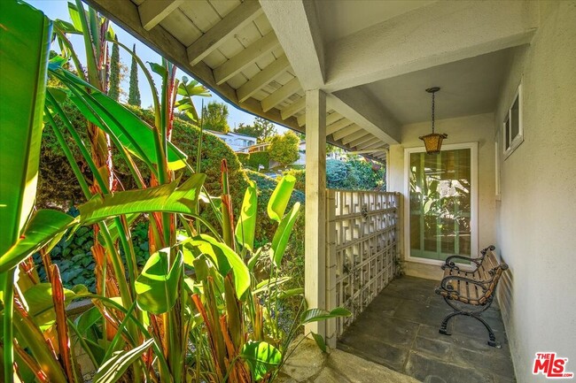 Building Photo - 15451 Longbow Dr