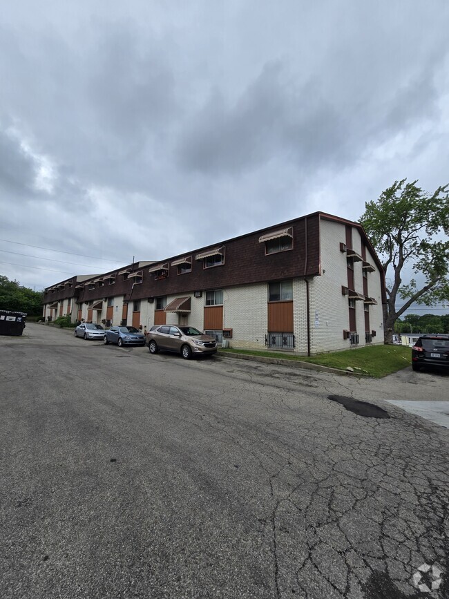 Building Photo - Burkhardt Valley Apartments