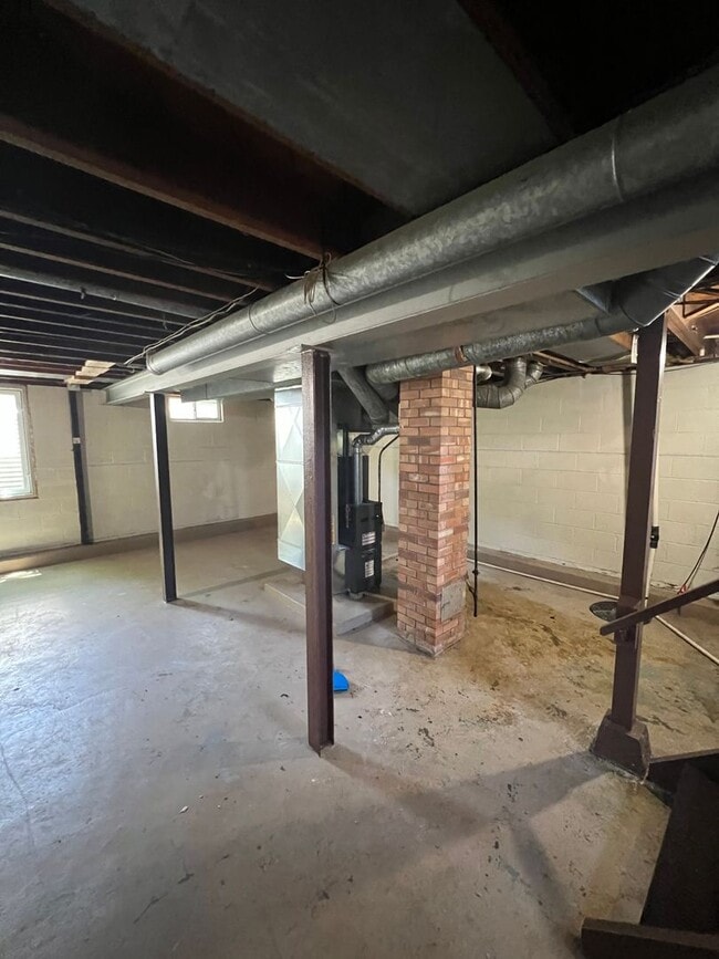 Building Photo - 2 Bedroom 1 Bath House for Rent!