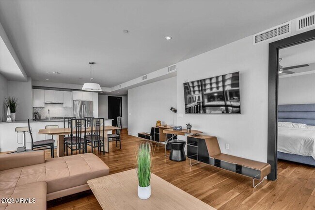 Building Photo - 4422 N 75th St