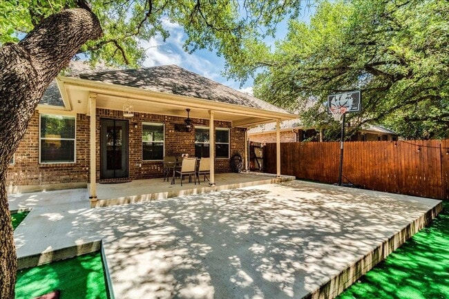 Building Photo - 2532 Ericanna Ln