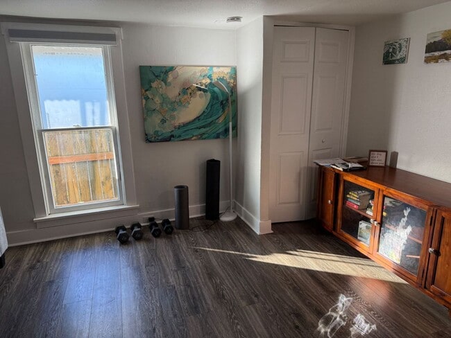 Building Photo - One-Bedroom Apartment in North end