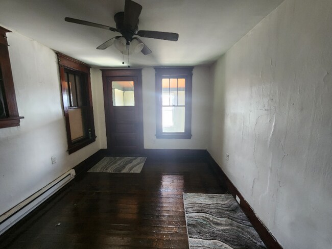 Building Photo - 1915 11th Ave