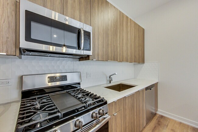 Building Photo - 2827 N Clybourn Ave
