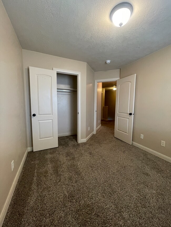 Building Photo - Stunning Cedar Townhome