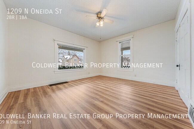 Building Photo - 1209 N Oneida St