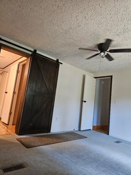 Building Photo - 510 Starwood Rd