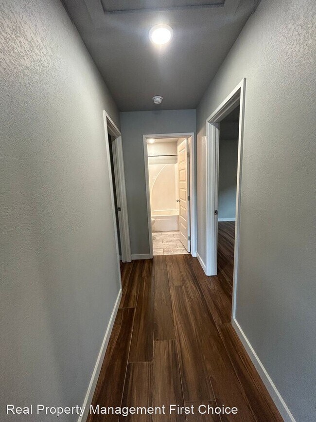 Building Photo - 2 br, 2 bath House - 411 S 18th St. Unit B