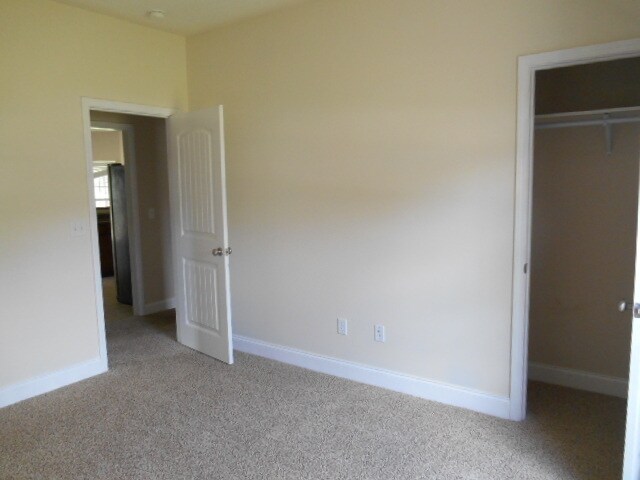 Building Photo - Home For Rent