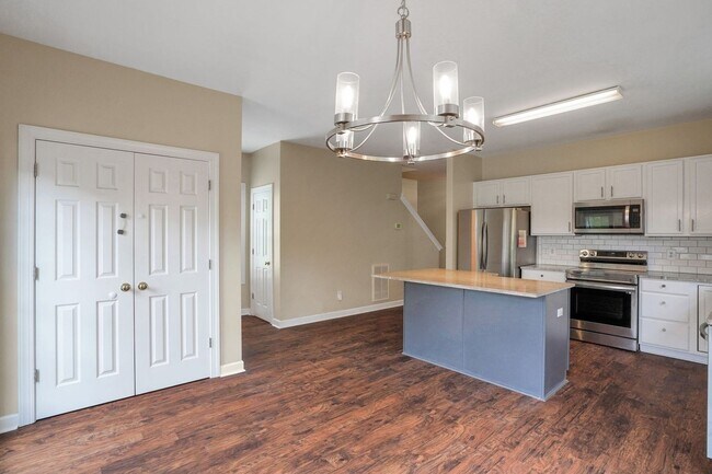Building Photo - Charming 3BR House in Holly Springs