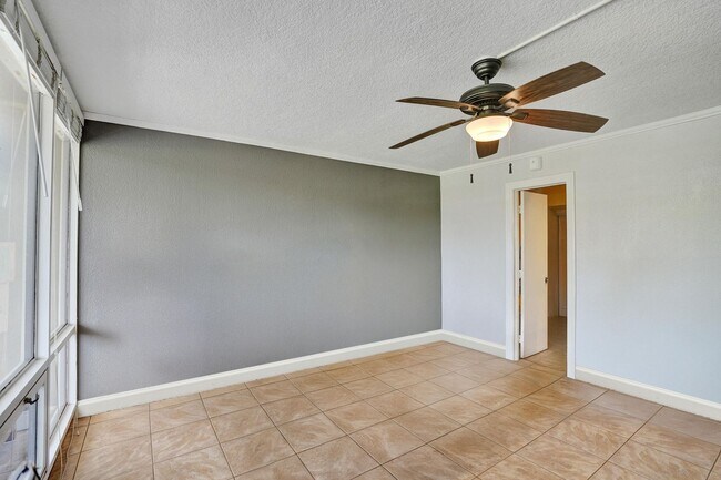 Building Photo - 1401 S Federal Hwy