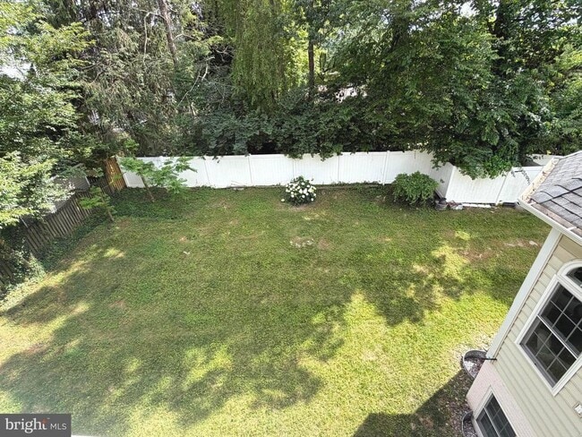 Building Photo - 6529 Fairlawn Dr