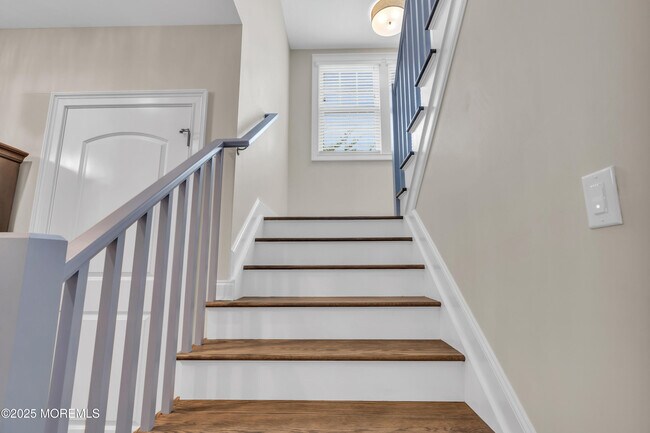 Building Photo - 2118 Edgewood Pl