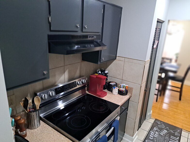 Kitchen - 1158 Metropolitan Pky SW