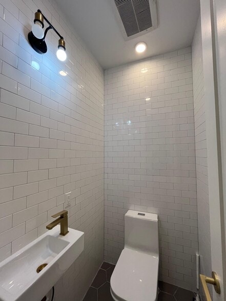 Building Photo - 51 Grace St