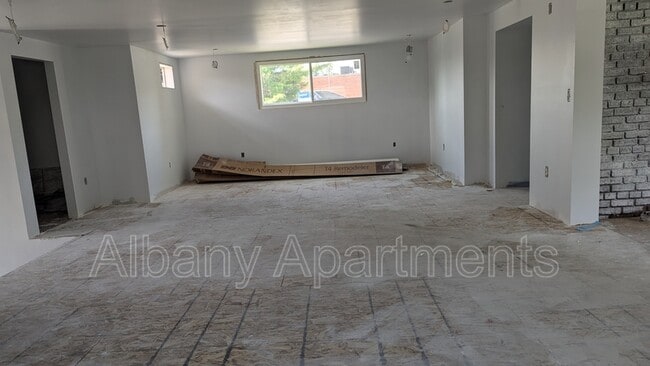 Building Photo - 4 Ten Eyck Ave