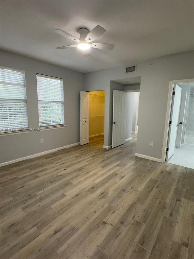 Building Photo - 2042 Alta Meadows Ln