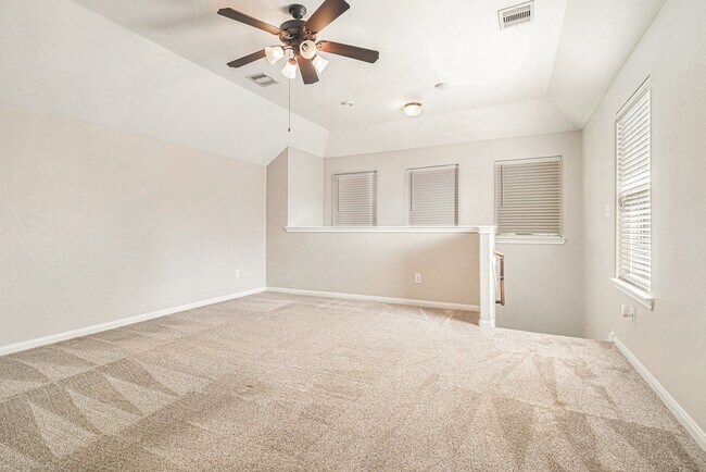 Building Photo - 139 N Hawkhurst Cir
