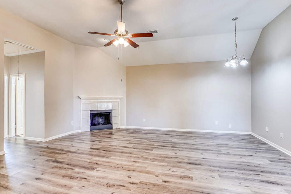 Building Photo - 6615 Bluebottle Ln