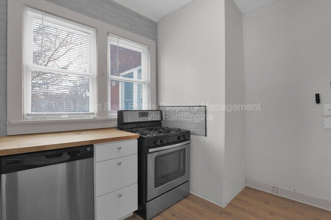 Building Photo - 269 Morrison Ave