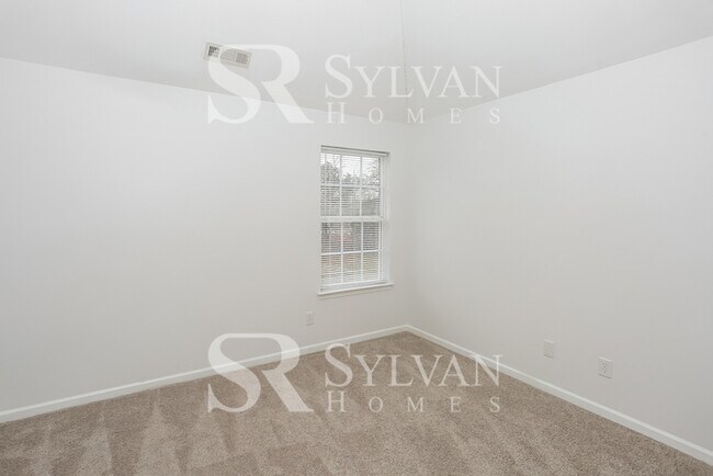 Building Photo - Stately 4 BR, 2.5 BA home