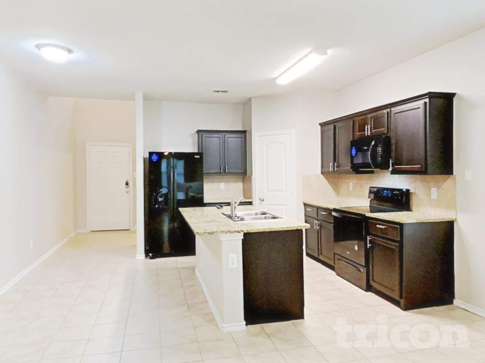 Building Photo - 601 Creekview Dr