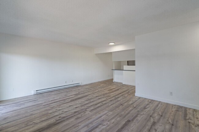 Building Photo - 1Br/1Ba Available