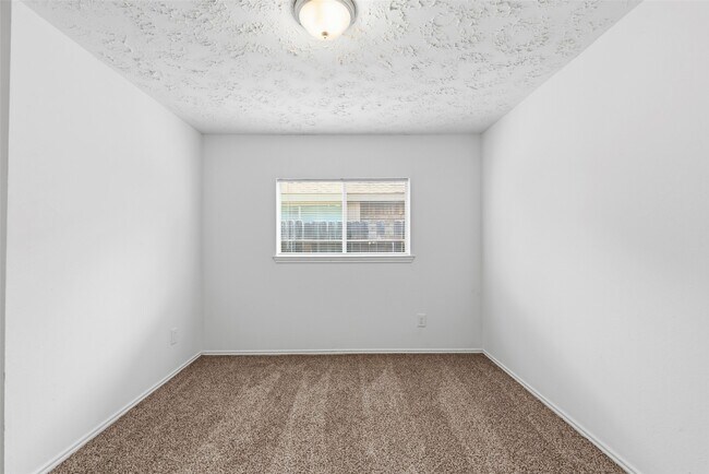 Building Photo - 16826 Carbridge Dr