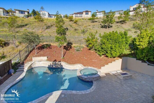 Building Photo - Beautifully Appointed 5Bdm 4Ba Home Located in San Marcos!