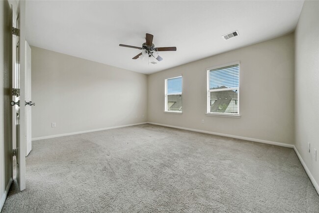 Building Photo - 3319 Fairmont Hills Ln