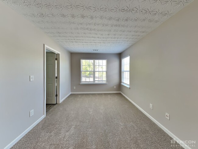 Building Photo - 30 Belmont Park Dr