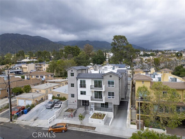 Building Photo - 10218 Fernglen Ave
