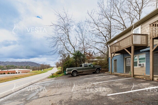 Building Photo - 130 Reems Creek Rd