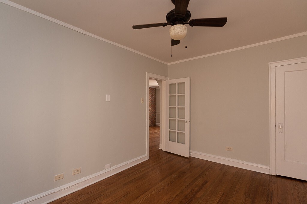 Building Photo - 547.5 W Surf St