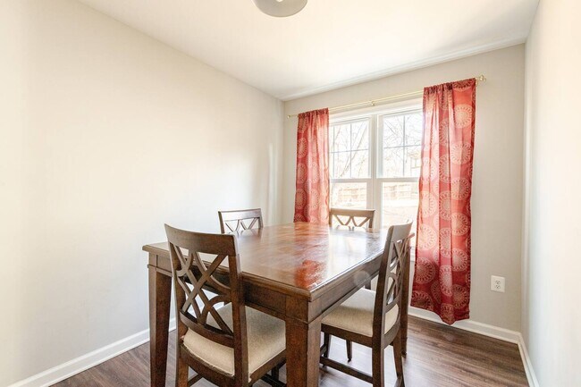 Building Photo - 301 Rollason Dr