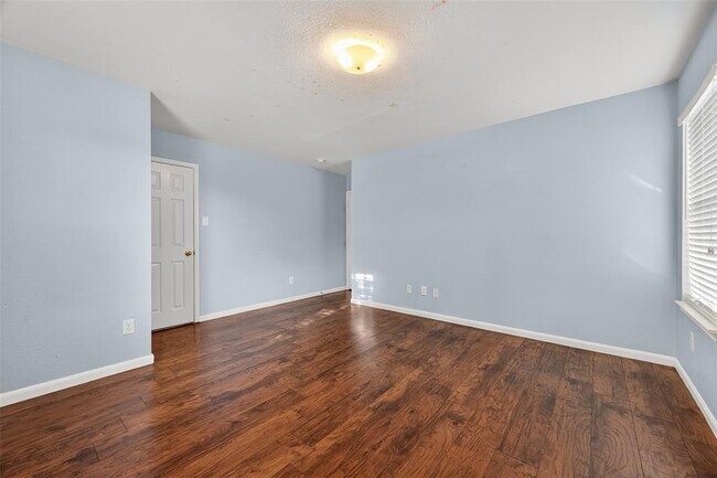 Building Photo - 21515 White Falls Ln