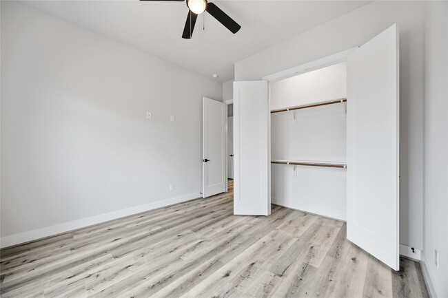 Building Photo - 6119 Campos Dr